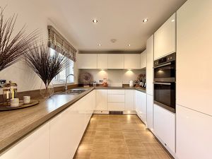 Photo 10- click for photo gallery